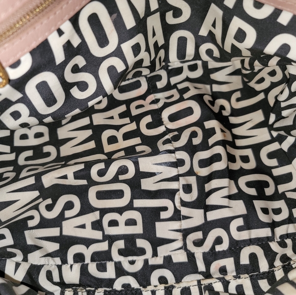 ❌SOLD❌Marc Jacobs Petal to the Metal Voyager - Mint condition! - Picture 9 of 10